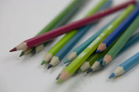 彩色画画铅笔图片 彩色画画铅笔图片