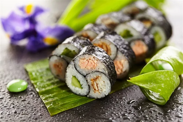 诱人的圆形肉松日本料理