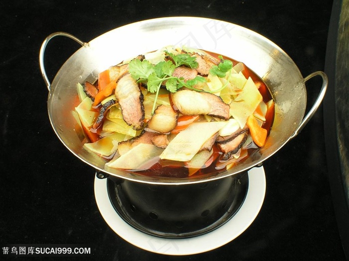 中华美食干锅莴笋腊肉摄影图