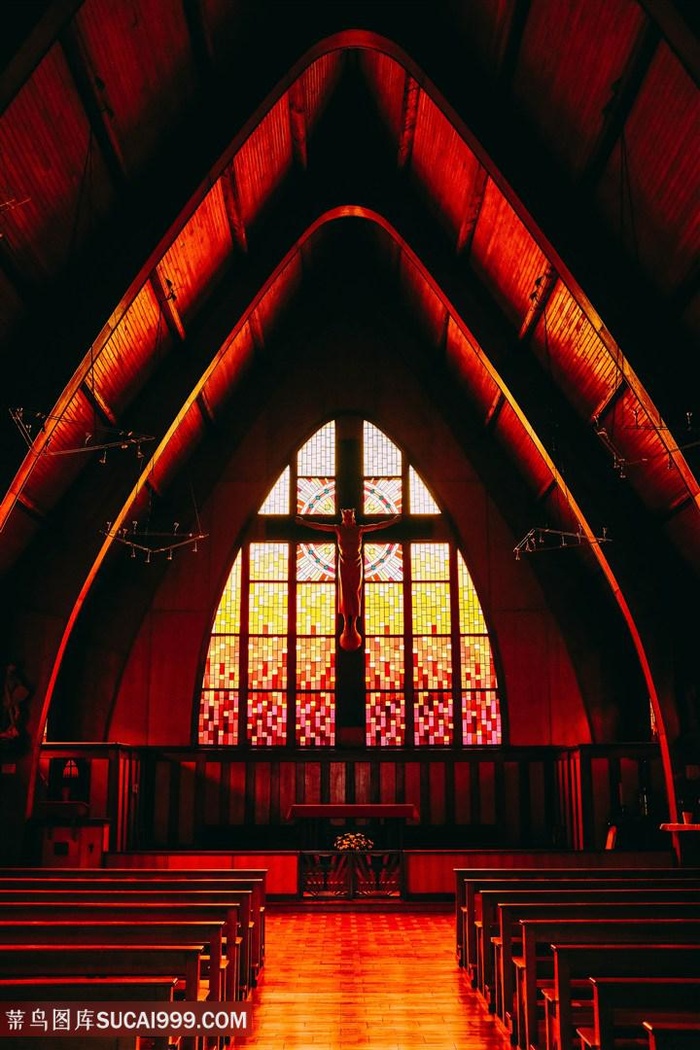 红色的三角教堂