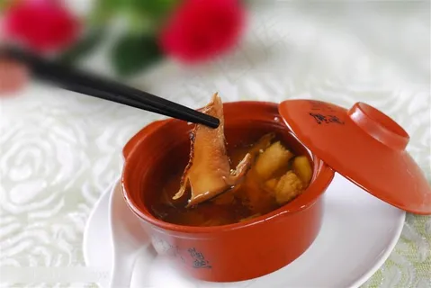 生松茸炖老鸡 生松茸炖老鸡