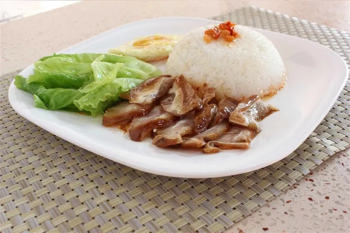 风味猪耳饭美食图片