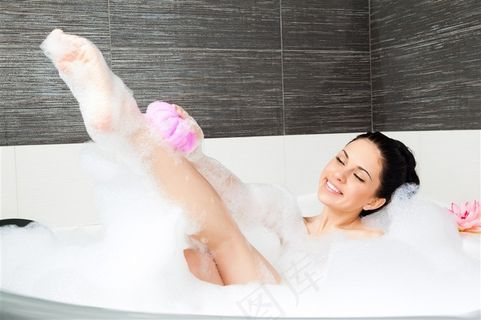 泡澡的美女照片 泡澡的美女照片