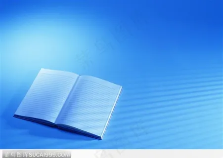 蓝色背景下的书本