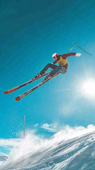 冬季冰雪极限滑雪旅行比赛，体育运动摄影图