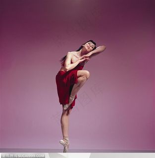 舞蹈动作-抬起单脚手势做睡觉舞蹈姿势的外国美女