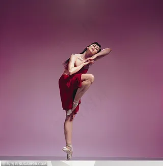 舞蹈动作-抬起单脚手势做睡觉舞蹈姿势的外国美女