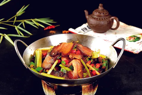 干锅美食焖锅湘菜麻辣香辣纸锅干锅火烘肉