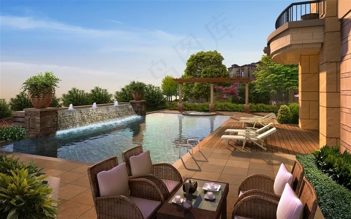 豪宅后面的游泳池