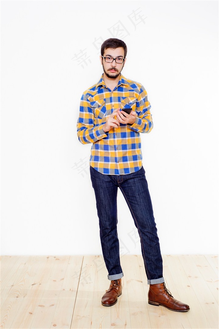 站着的国外男人