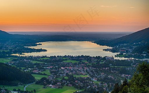 绿色 树林 丘陵 风景高 河流山川 