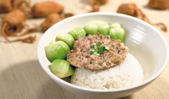 鱿鱼肉饼饭