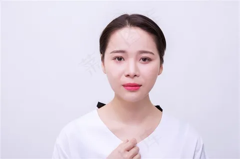 清新美女伤心表情图片 清新美女伤心表情图片