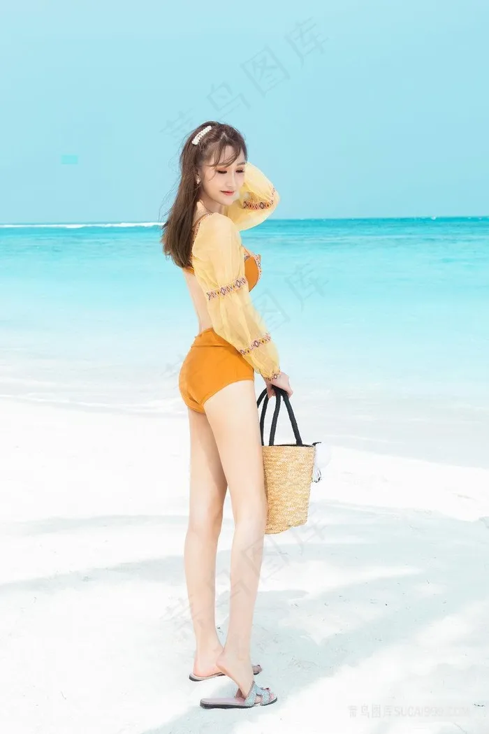 海边度假的比基尼美女妤薇清纯美女写真图片