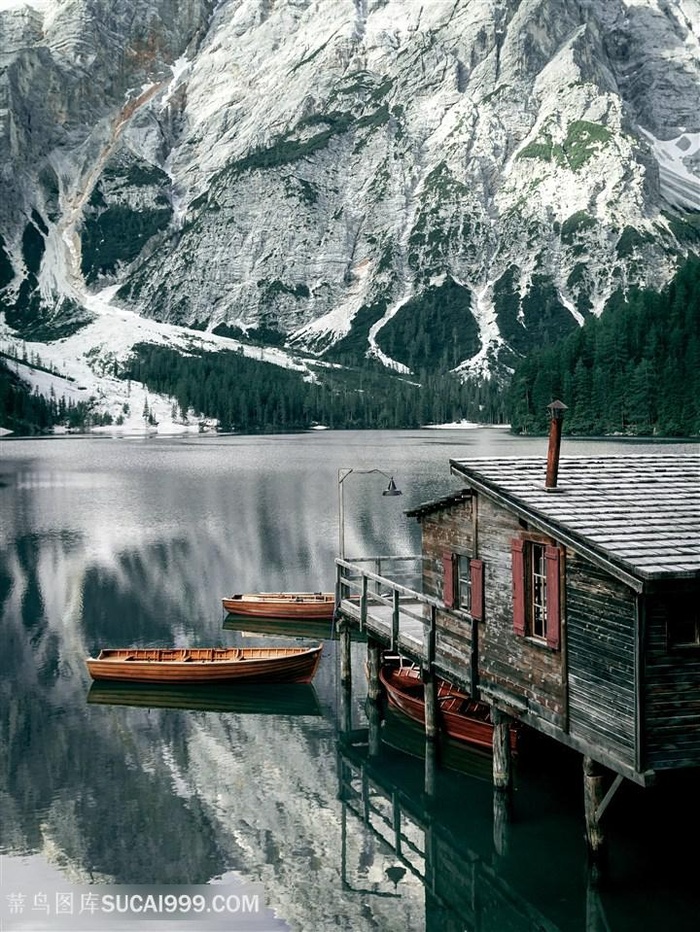 雪山湖光山色木屋图片