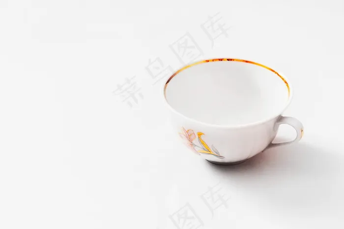 白色陶瓷杯图片