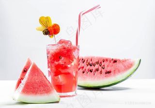 唯美鲜榨果汁西瓜汁饮品饮料图片
