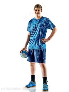 玩足球的国外运动员