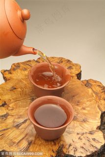 茶艺文化-木桌上的茶具