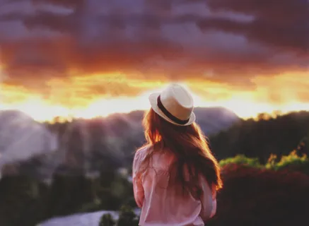 唯美女生长发背影图片 唯美女生长发背影图片