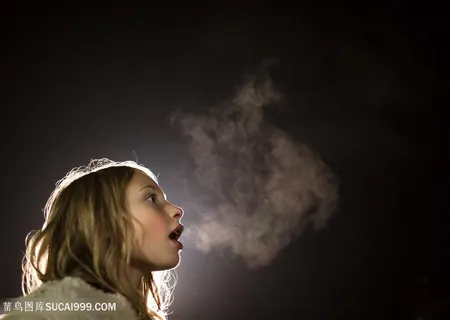 欧美儿童摄影哈气的小女孩图片