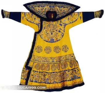 精美的传统龙纹图案服饰 精美的传统龙纹图案服饰