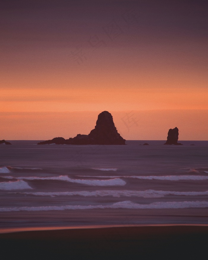 日暮黄昏海边图片