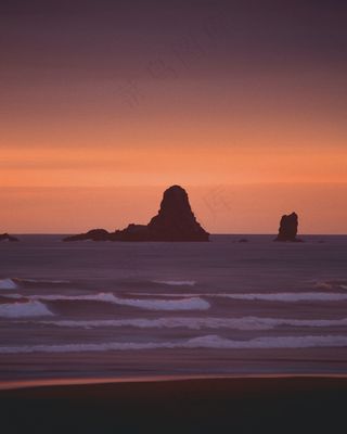 日暮黄昏海边图片