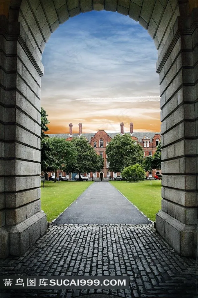 房地产广告素材-欧式拱门和房屋