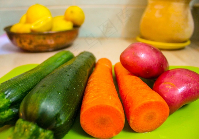 胡萝卜西葫芦蔬菜图片