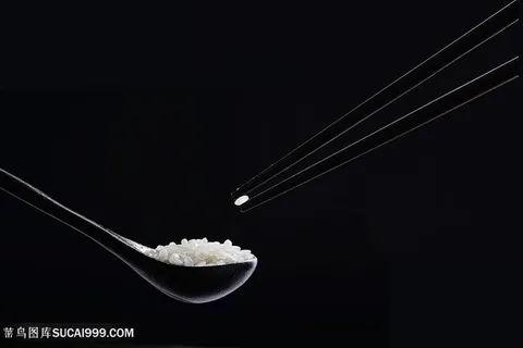 米黑色背景静物