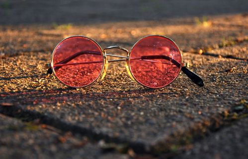 文艺复古眼镜图片素材