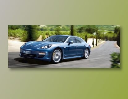 蓝色保时捷郊外摄影图