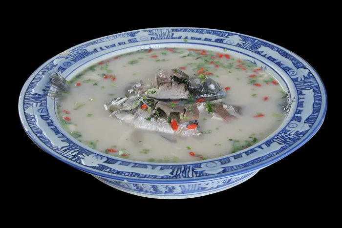 奶汤鲫鱼 22元
