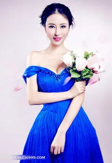 拿着鲜花的美女明星 拿着鲜花的美女明星