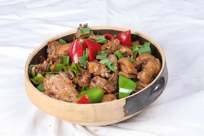 38湘西土鸭-石磨房