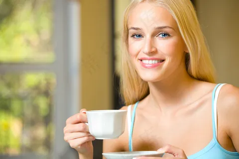 欧美美女喝下午茶图片 欧美美女喝下午茶图片