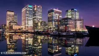璀璨的城市建筑夜景倒影