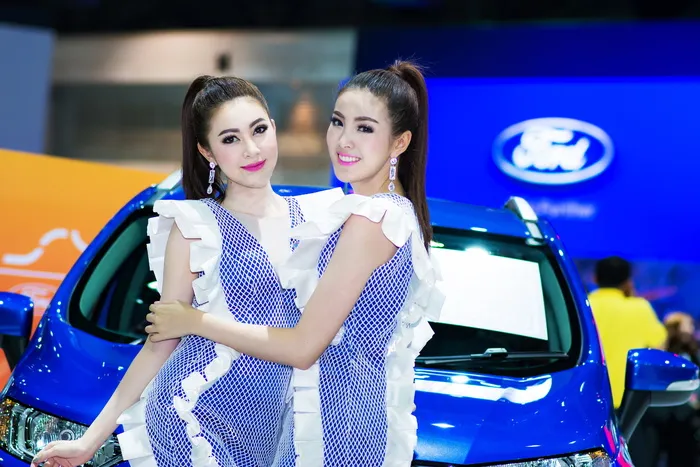 美女车模图片