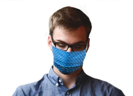 戴口罩的眼镜帅哥图片 戴口罩的眼镜帅哥图片