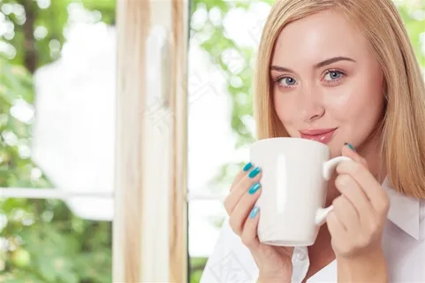 喝咖啡的美女高清摄影