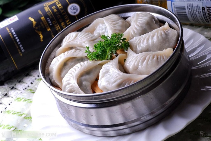 小吃圆笼蒸饺