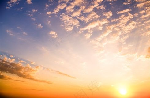 落日蓝天白云