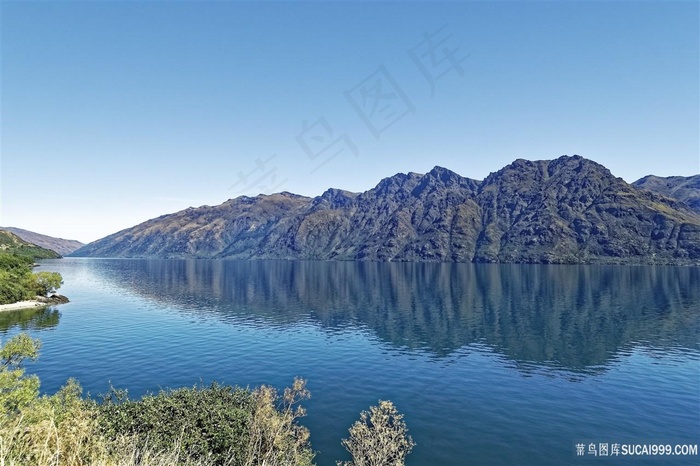 新西兰瓦卡蒂普湖自然风景图片