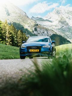 奥迪蓝色车的图片欣赏