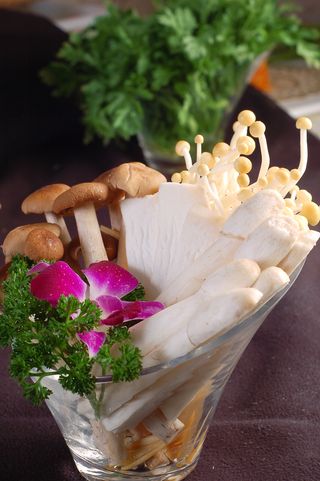 蘑菇香菇金针菇杂菇菌类美食素菜