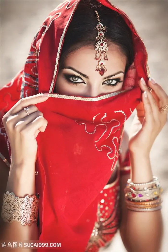 红巾遮面的印度美女图片