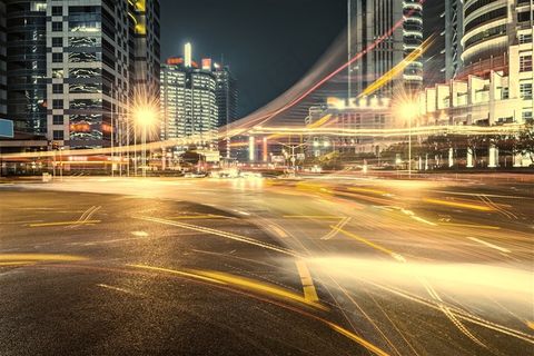 高速路城市建筑风景画