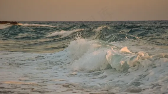 大海海洋大浪图片 大海海洋大浪图片