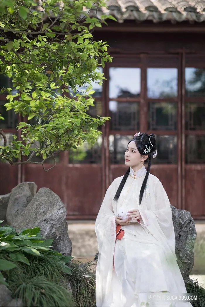 白衣古装美女图片